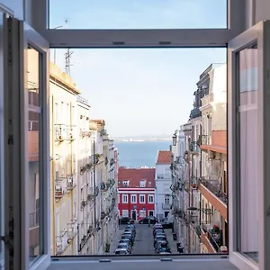 the-graca-apartment.hotels-lisbon-portugal.com/